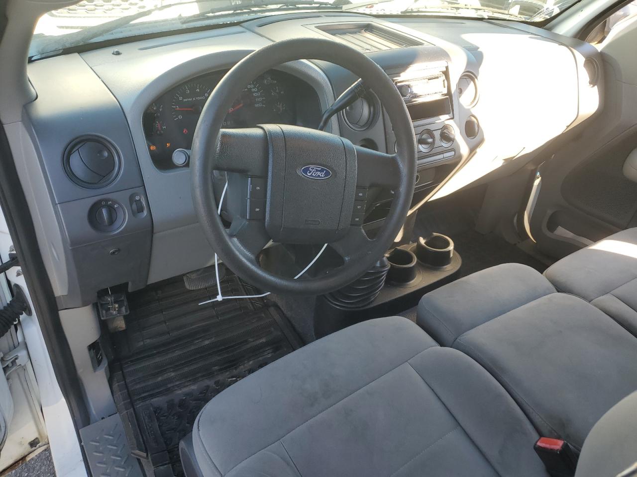 2007 Ford F150 VIN: 1FTPX14597KD42163 Lot: 84339254