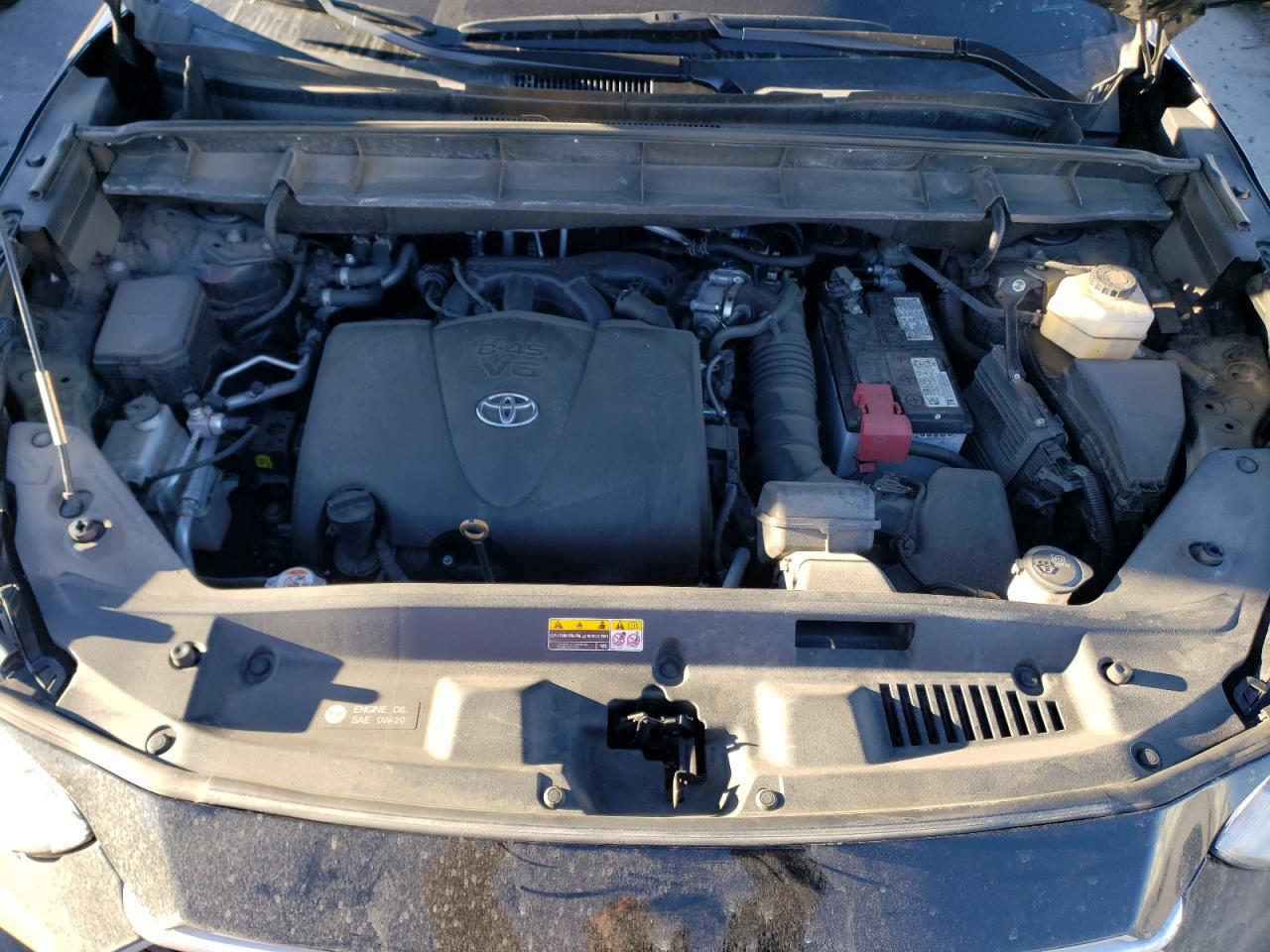 2021 Toyota Highlander - Image 13