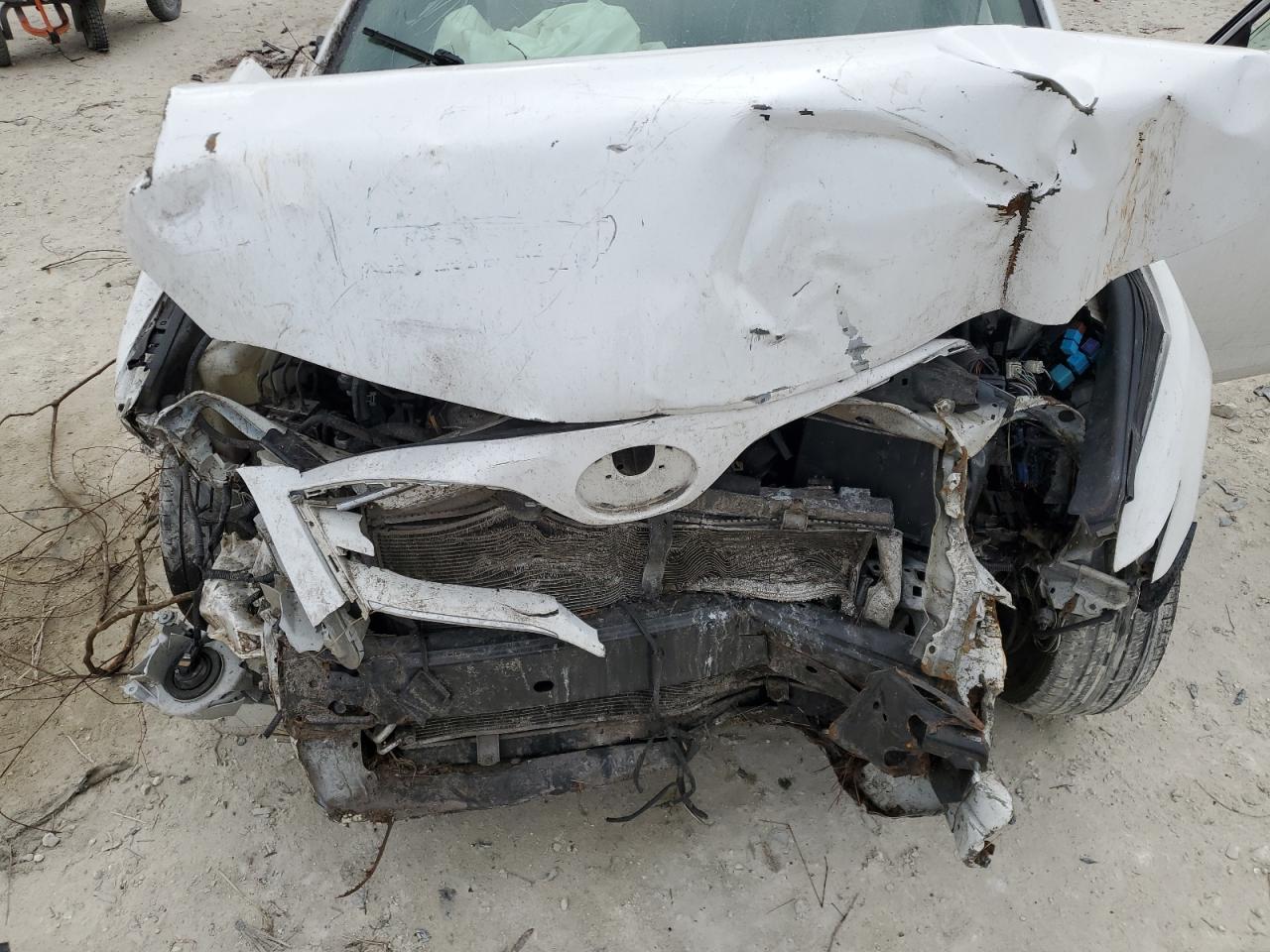 2011 Toyota Camry - Image 12