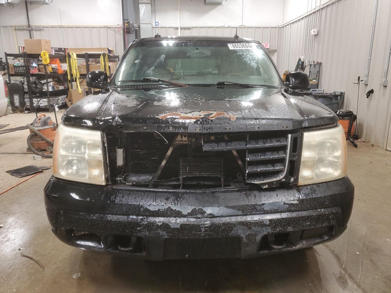 2003 Cadillac Escalade - Image 5