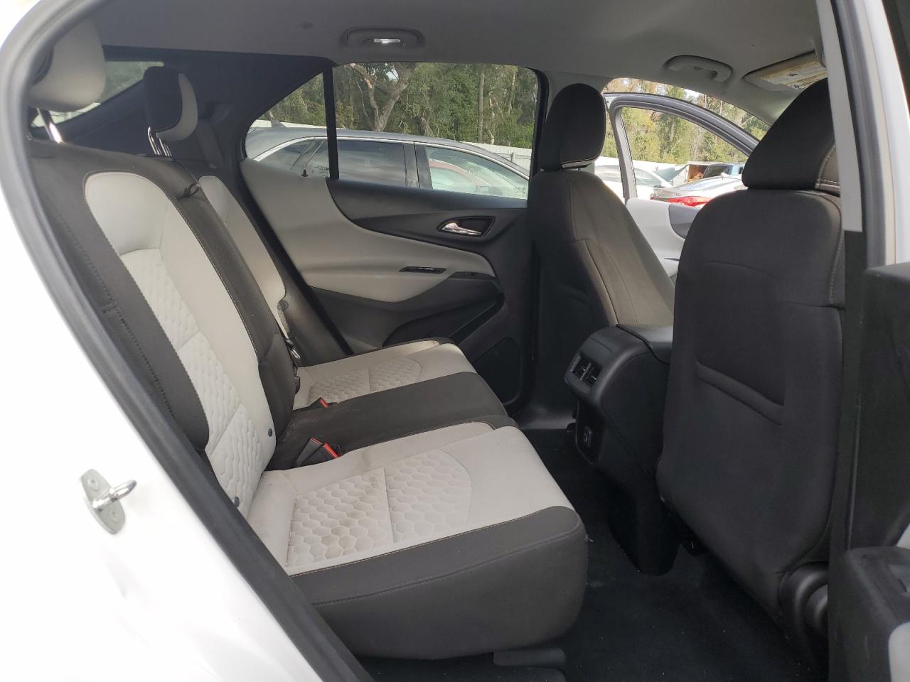 2020 Chevrolet Equinox - Image 11