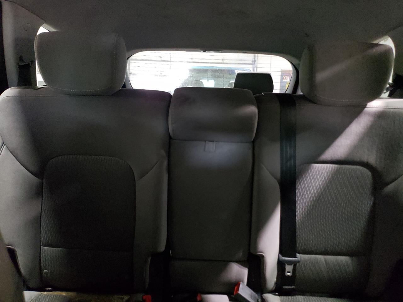 2017 Hyundai Santa Fe - Image 10