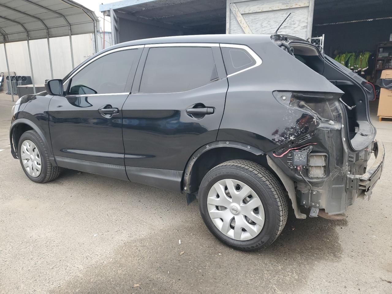 2018 Nissan Rogue - Image 2