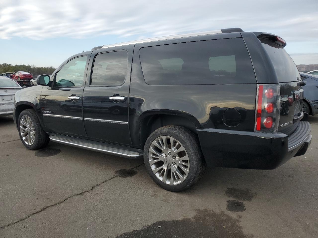 VIN 1GKS2MEF2DR253852 2013 GMC YUKON no.2