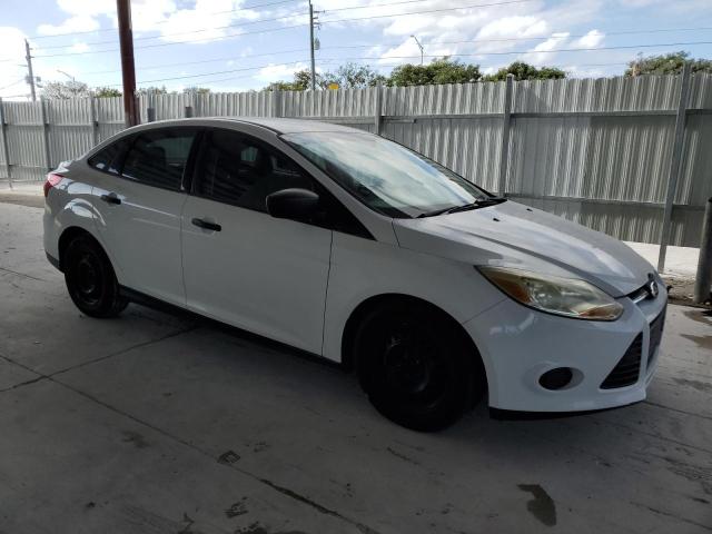 Sedans FORD FOCUS 2014 White