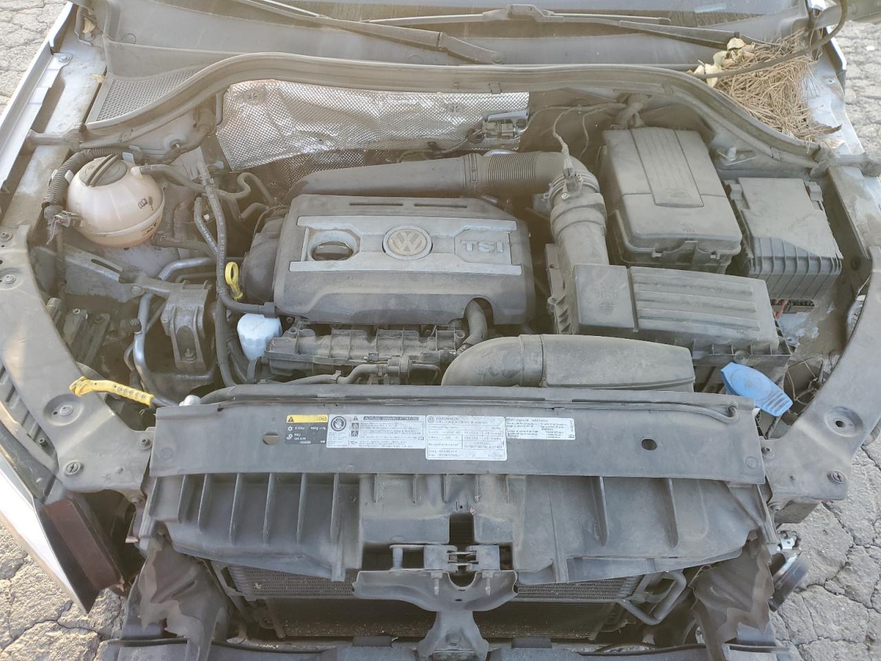2017 Volkswagen Tiguan - Image 11