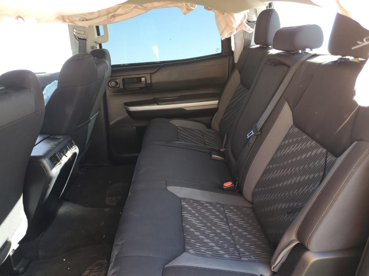 2018 Toyota Tundra - Image 10