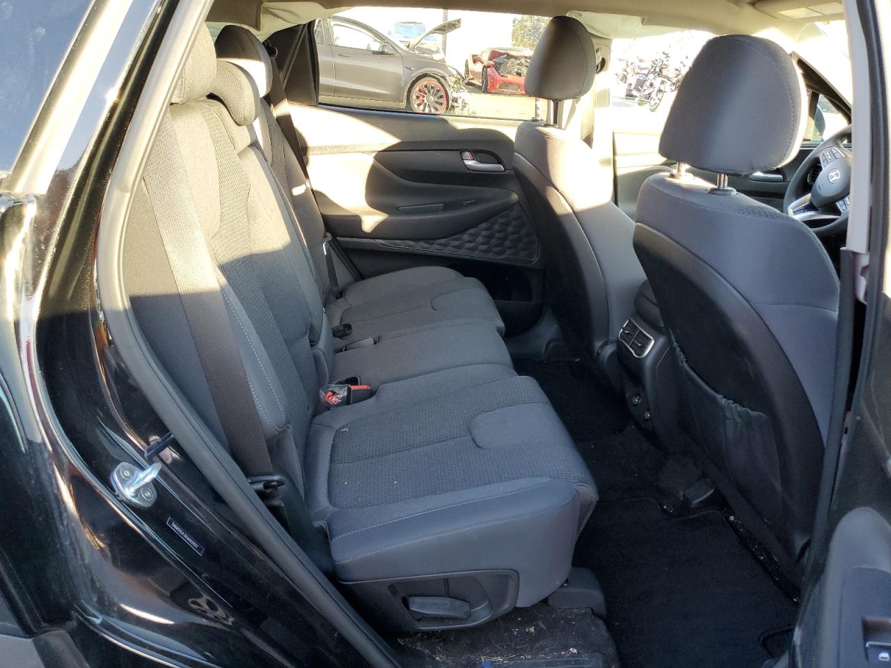 2022 Hyundai Santa Fe - Image 11