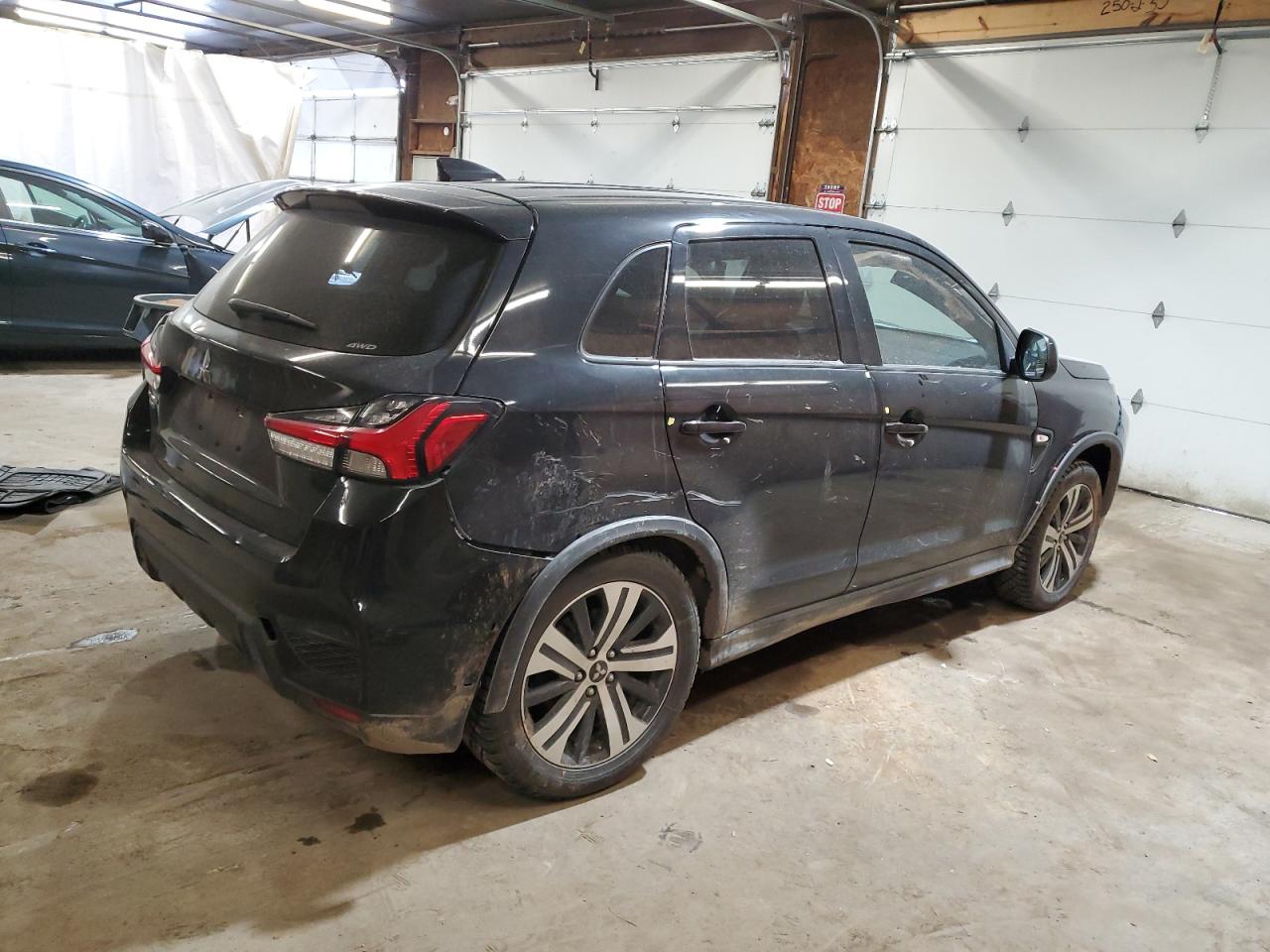 2020 Mitsubishi Outlander - Image 3