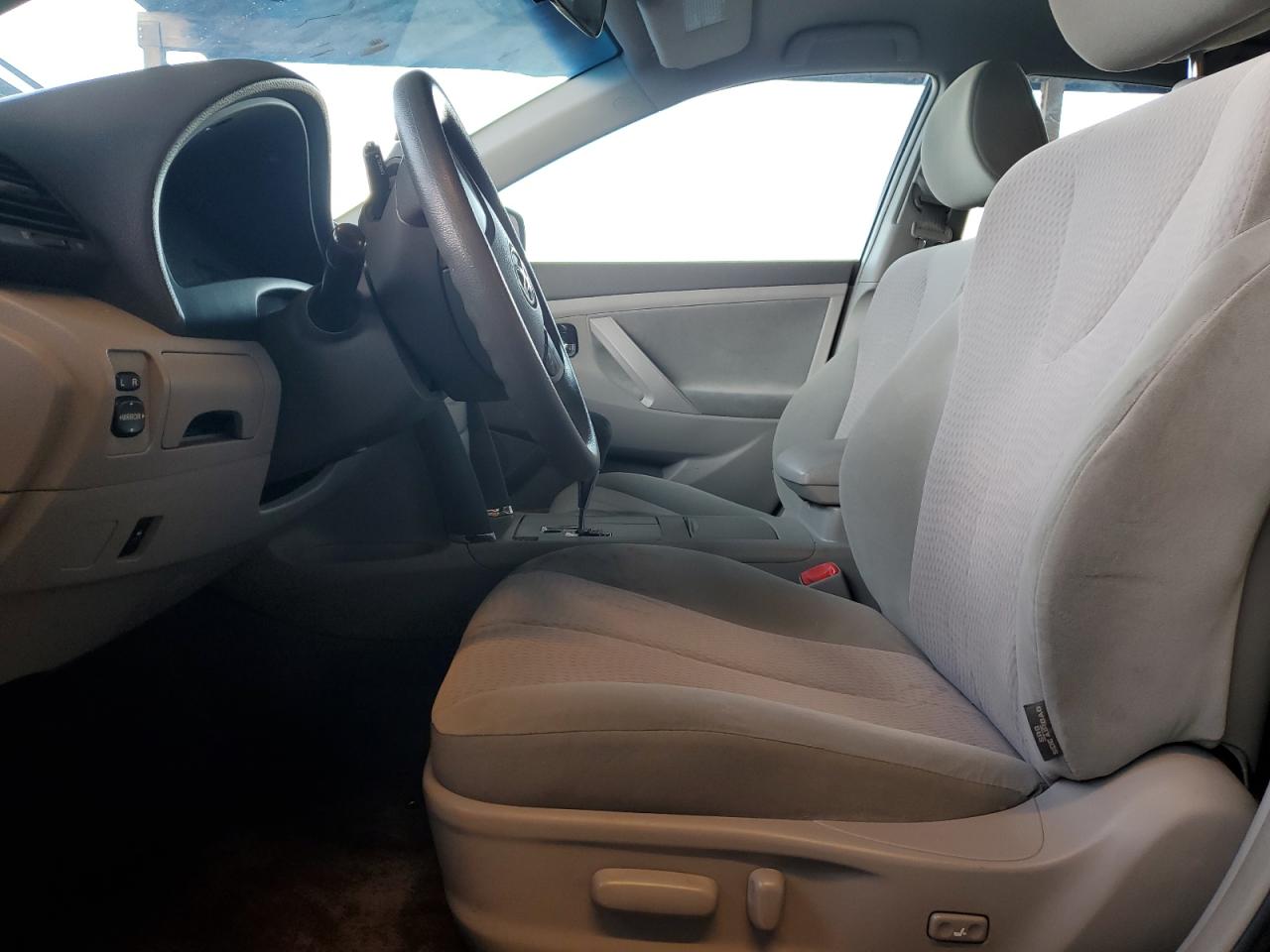 2010 Toyota Camry - Image 7