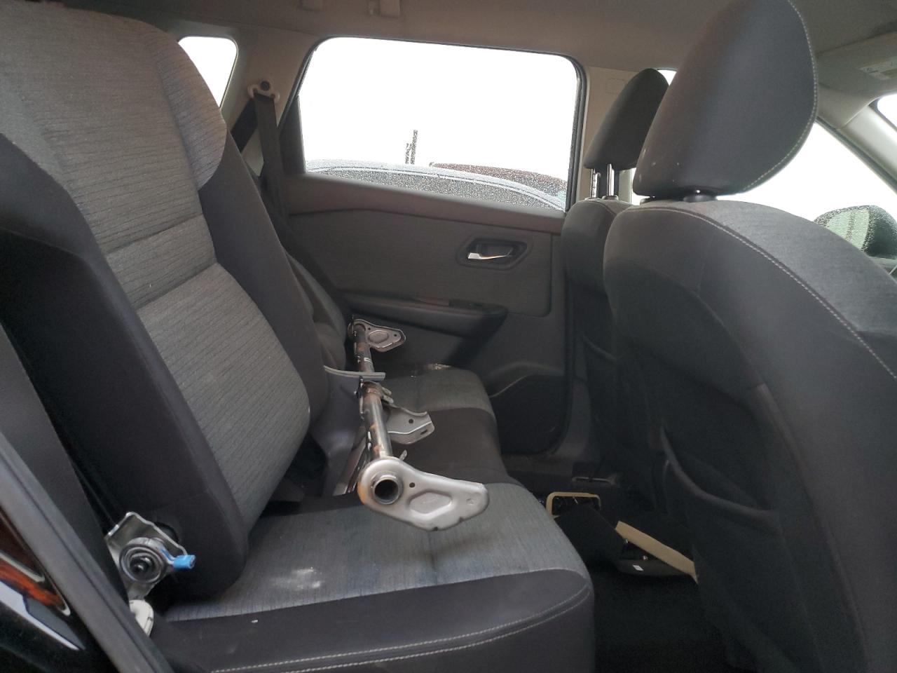 2021 Nissan Rogue - Image 11