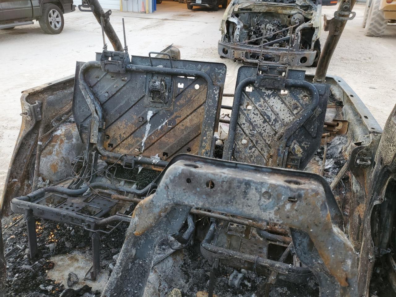 2008 Jeep Wrangler Unlimited X VIN: 1J4GA391X8L586915 Lot: 83599474