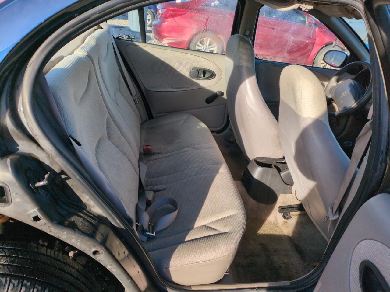 1999 Saturn SL - Image 10