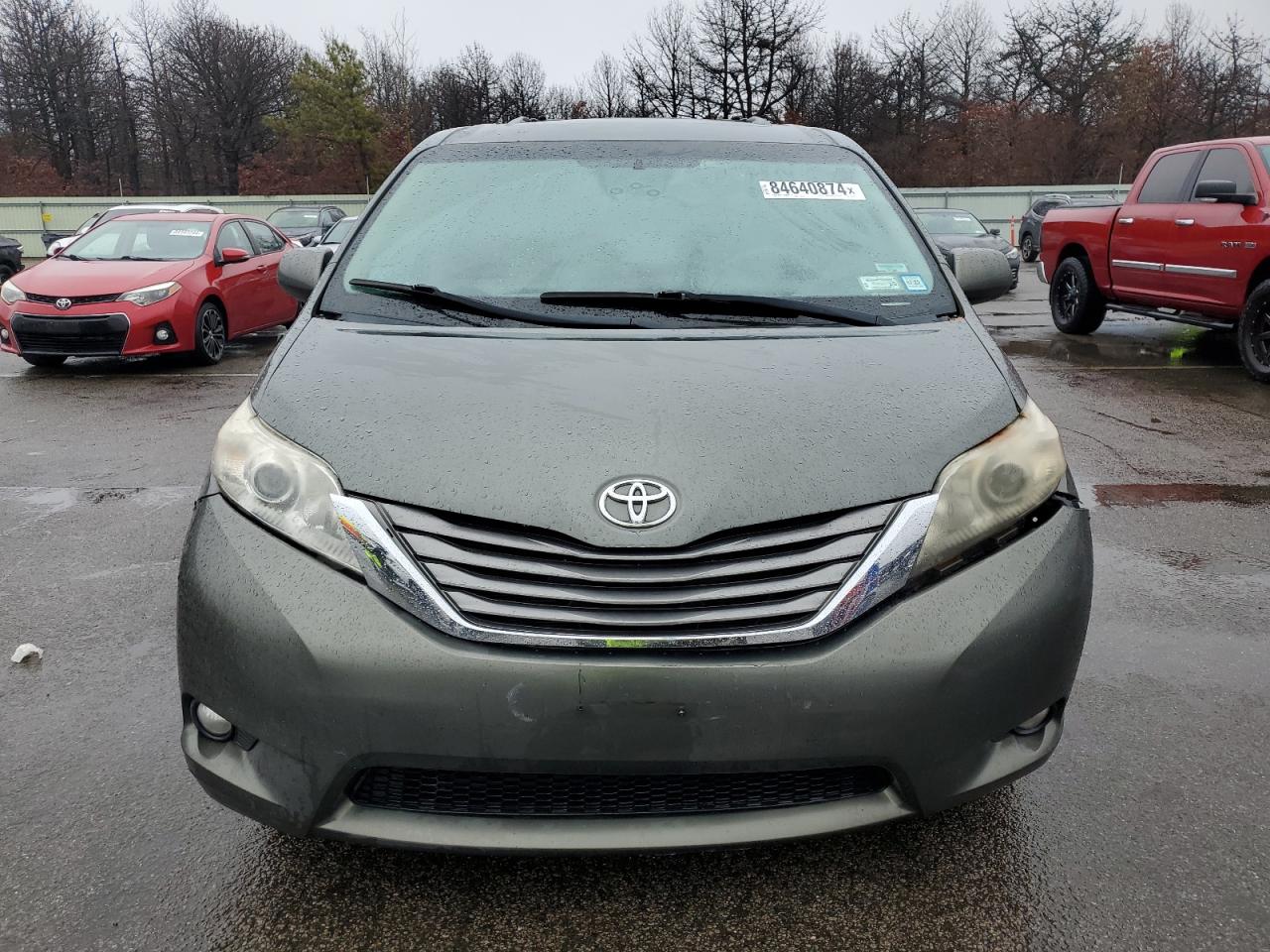 VIN 5TDYK3DC1DS372338 2013 TOYOTA All Models no.5