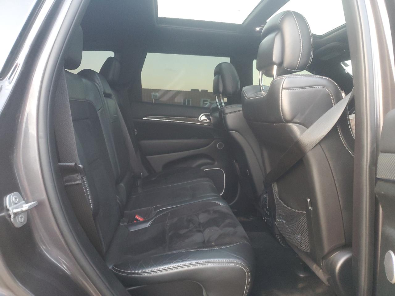 2015 Jeep Grand Cherokee - Image 10