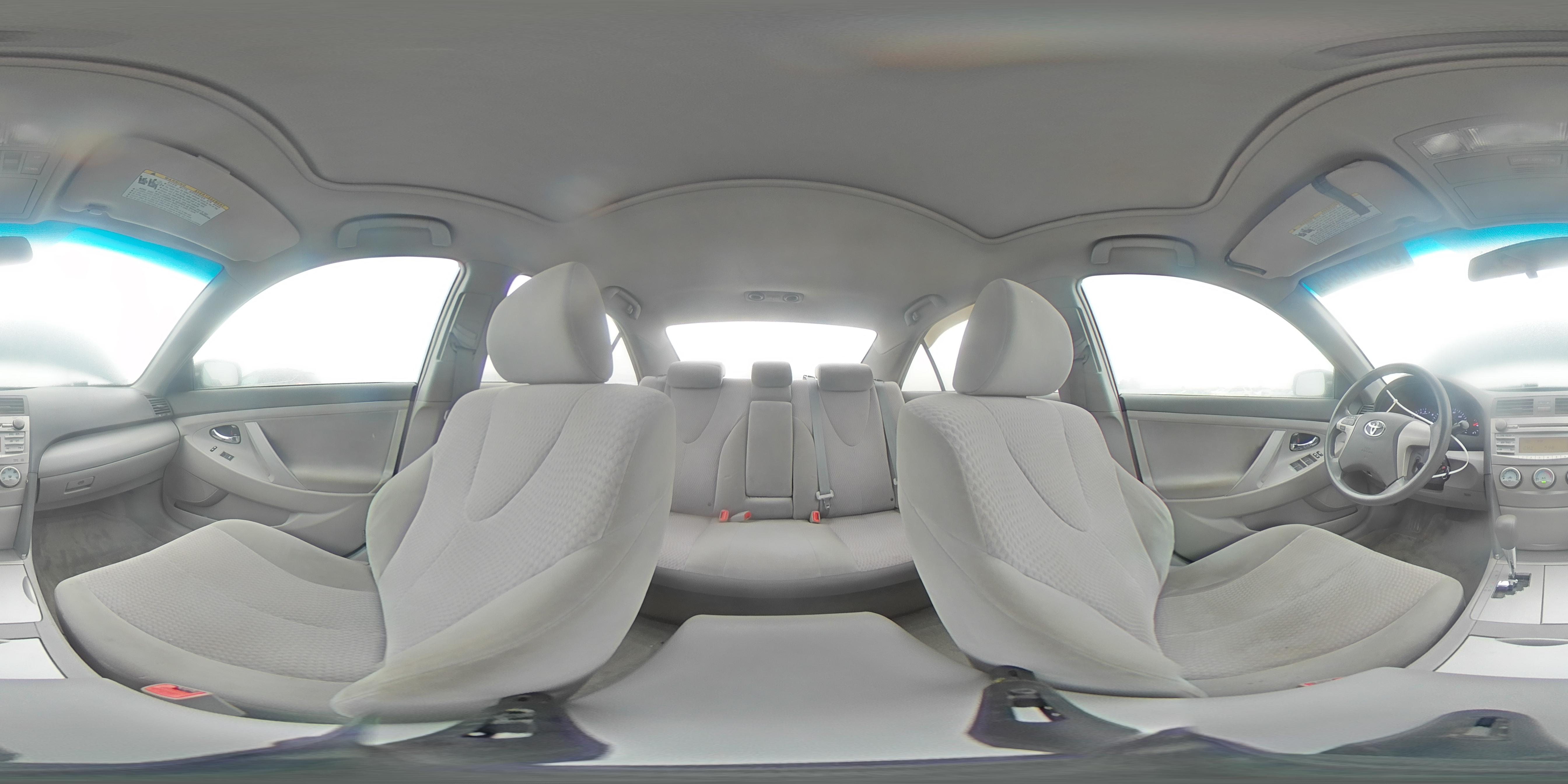 2010 Toyota Camry - Image 13