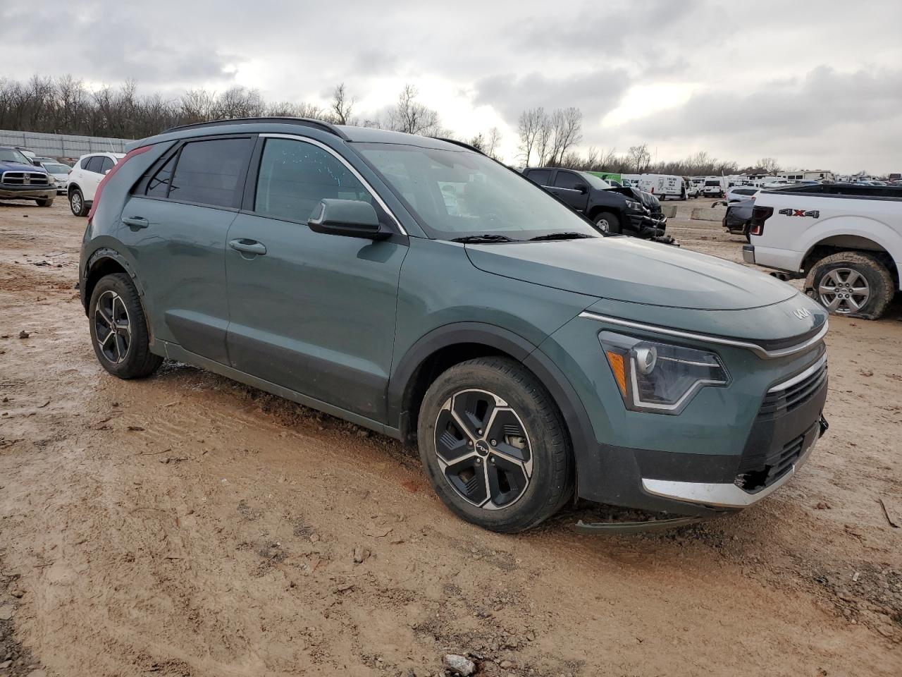 2023 Kia Niro - Image 4