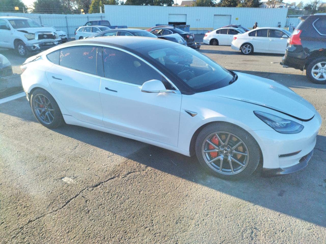 VIN 5YJ3E1EA5KF337693 2019 TESLA MODEL 3 no.4