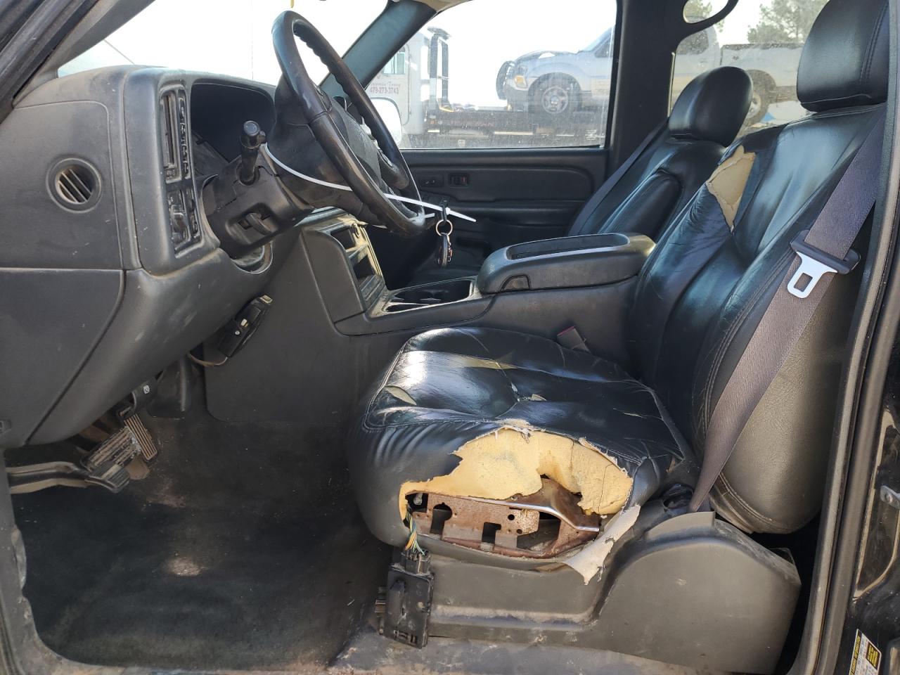 2004 GMC Sierra - Image 7