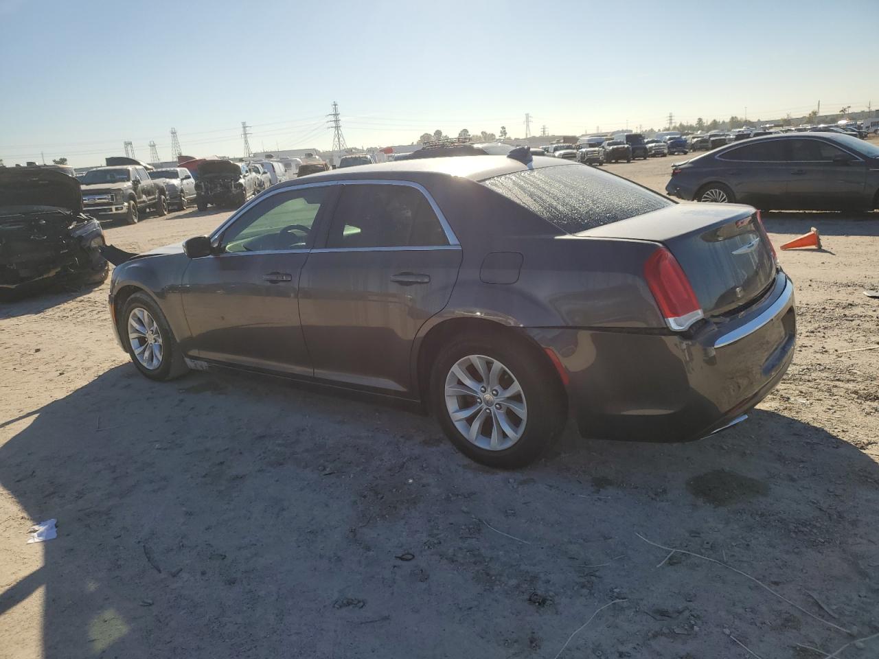 VIN 2C3CCAAG2FH931825 2015 CHRYSLER 300 no.2