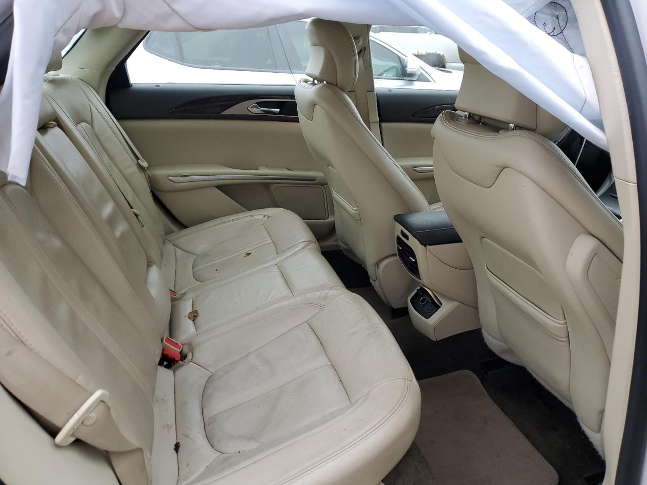 2015 Lincoln MKZ - Image 10