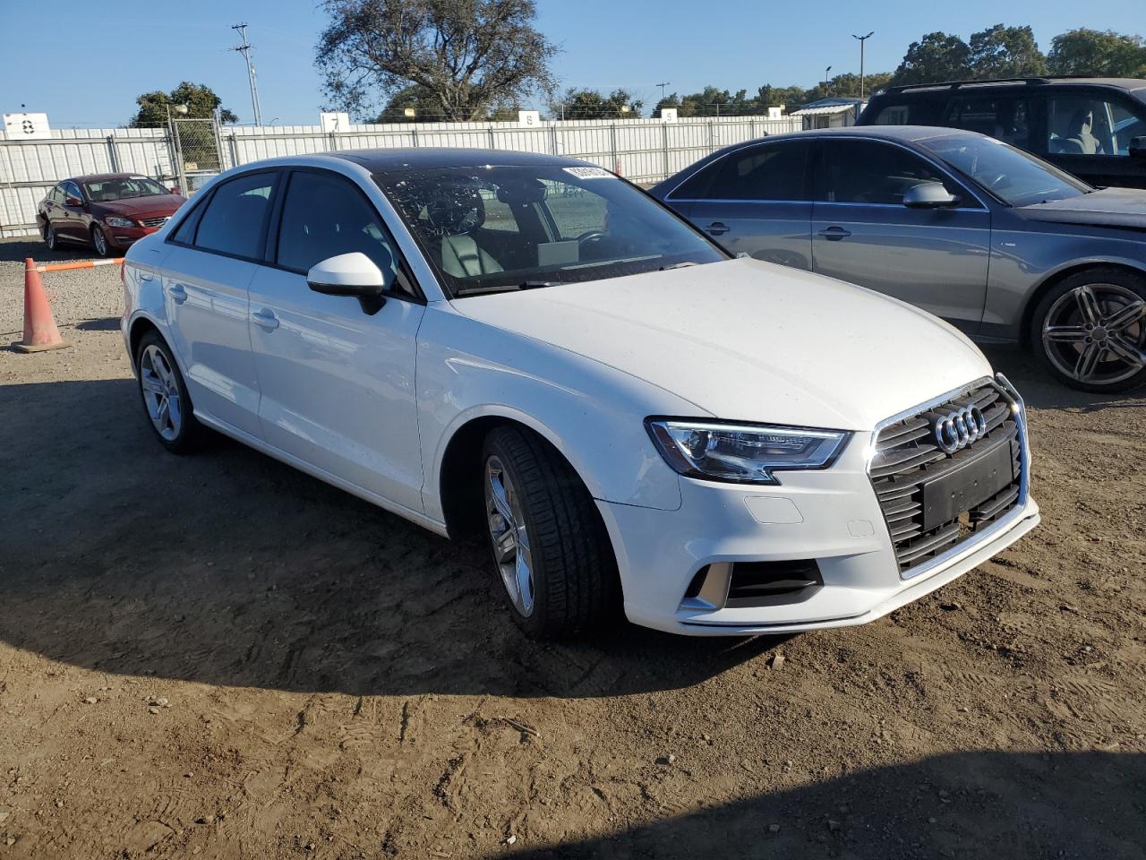 VIN WAUAUGFF6H1036646 2017 AUDI A3 no.4