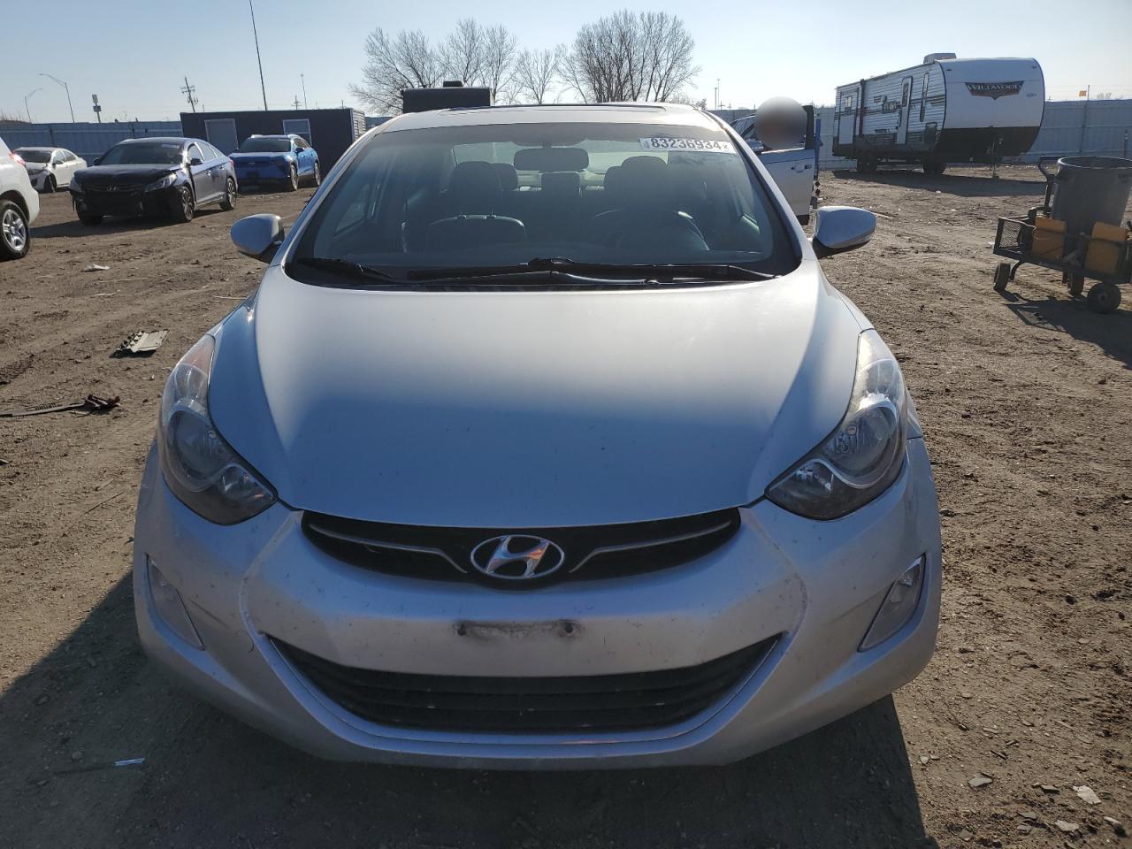 2011 Hyundai Elantra - Image 5