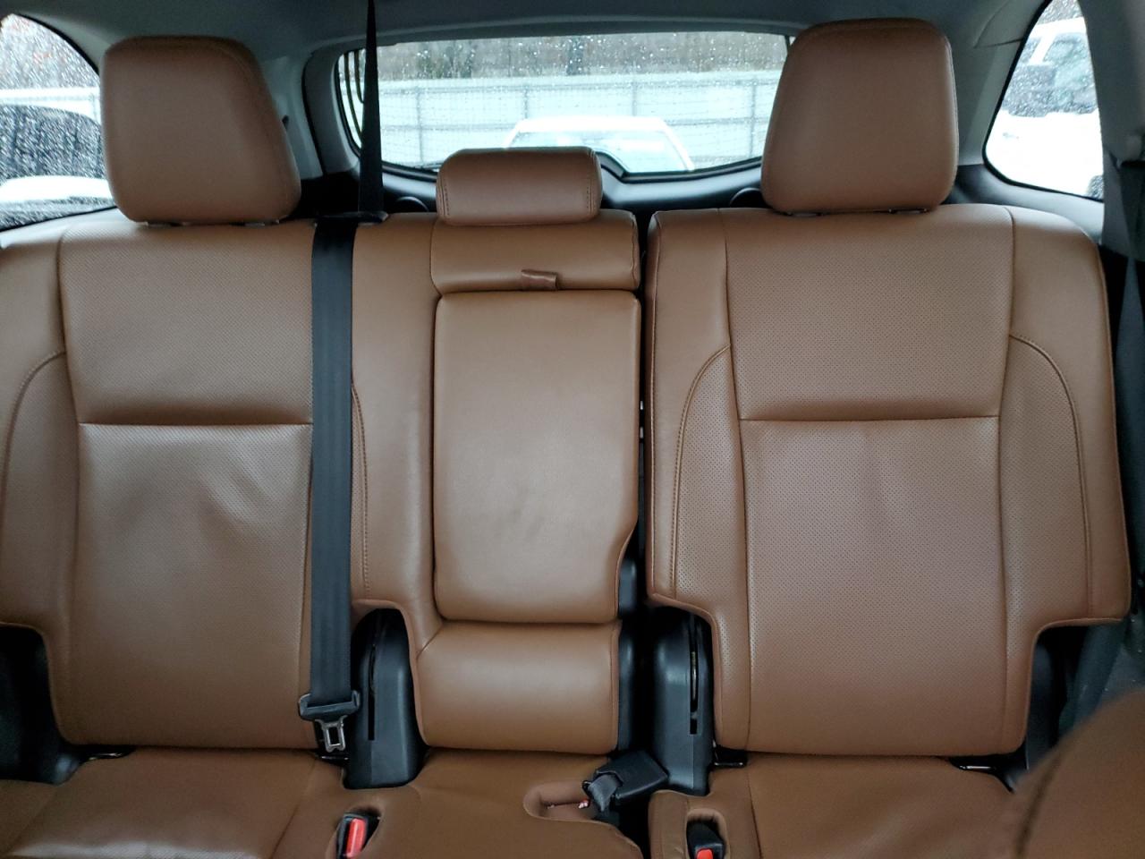 2018 Toyota Highlander - Image 10