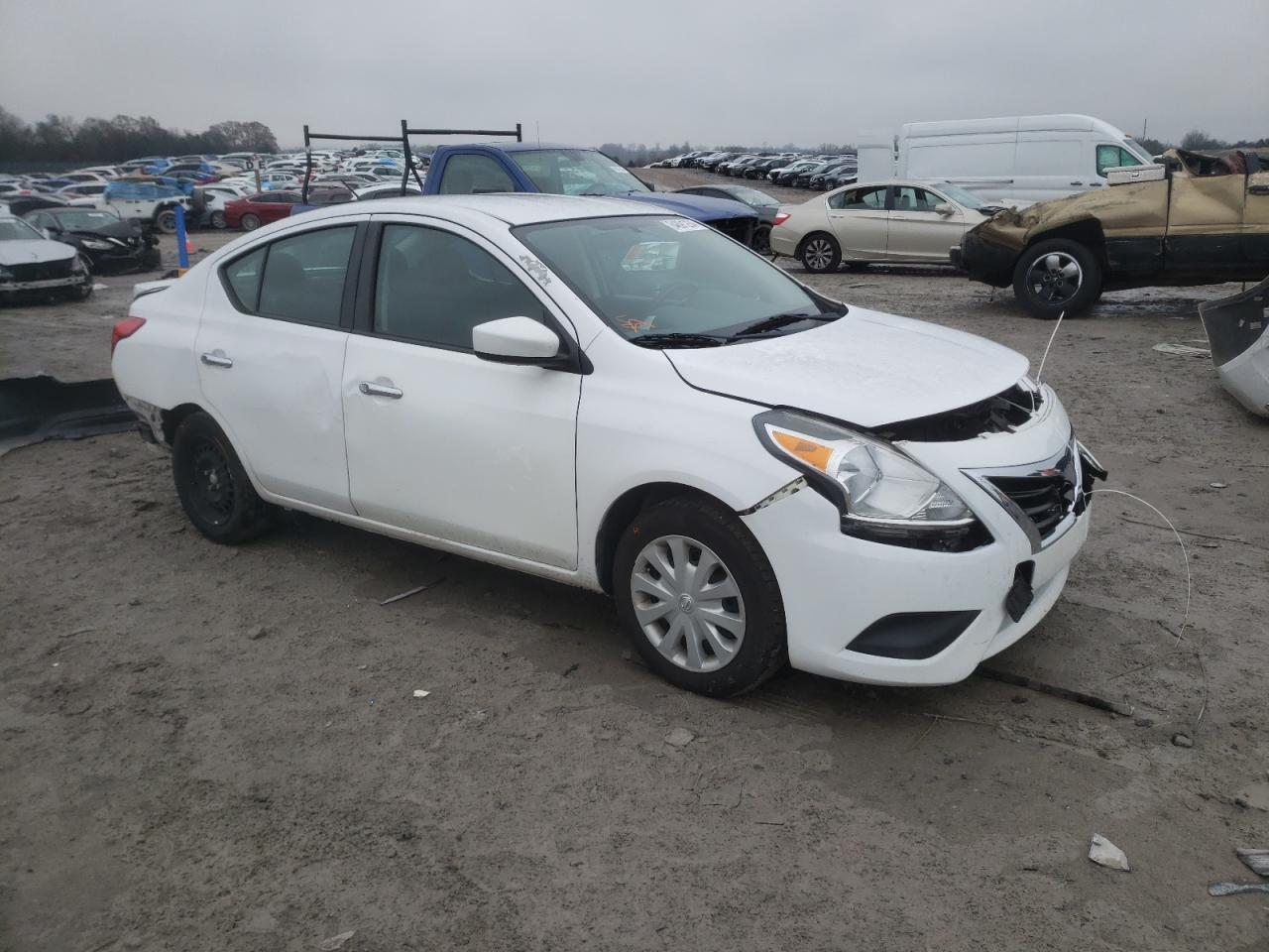 2018 Nissan Versa - Image 4