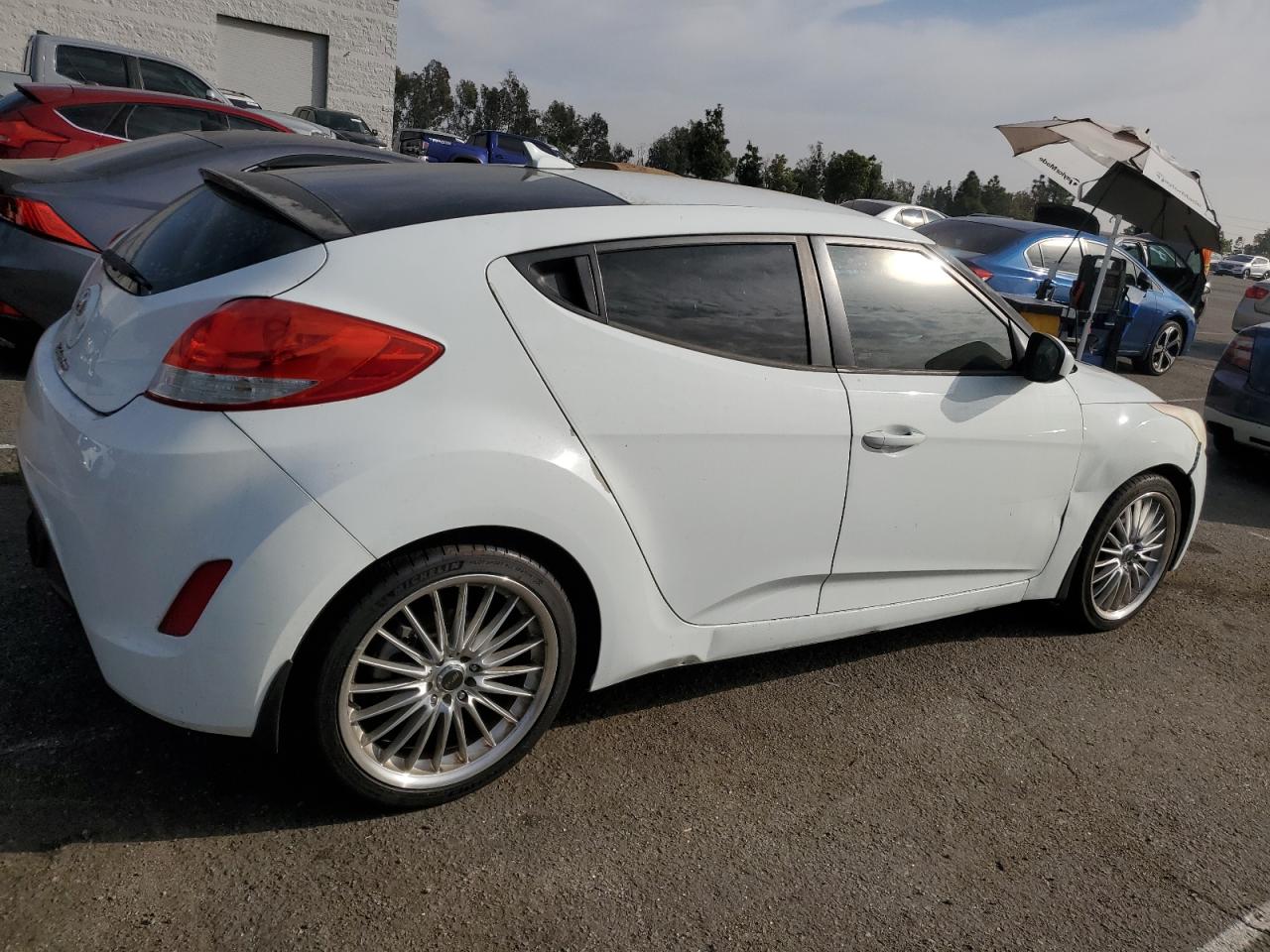 VIN KMHTC6AD4DU139521 2013 HYUNDAI VELOSTER no.3