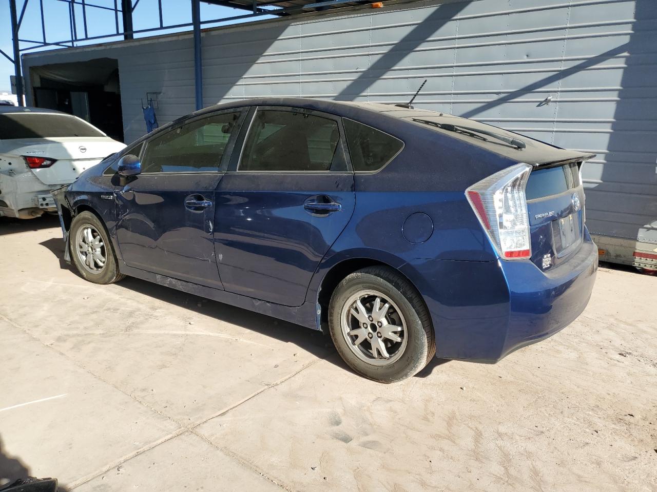 2011 Toyota Prius - Image 2