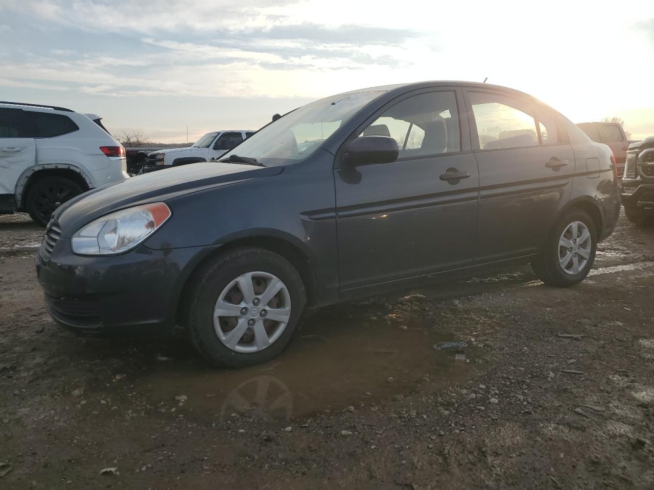 2010 Hyundai Accent - Image 1