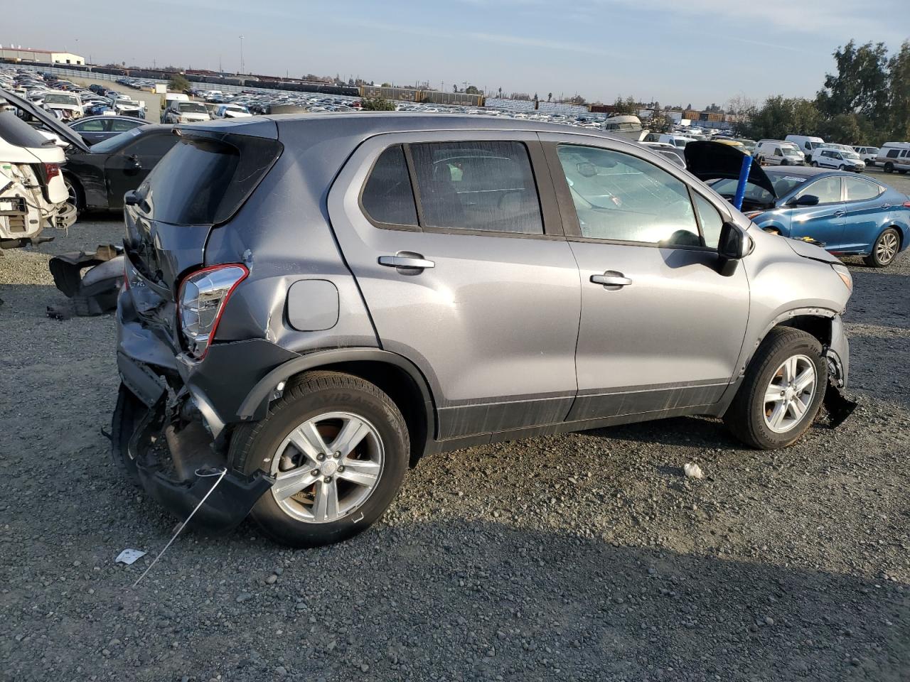 VIN 3GNCJNSB1LL261528 2020 CHEVROLET TRAX no.3