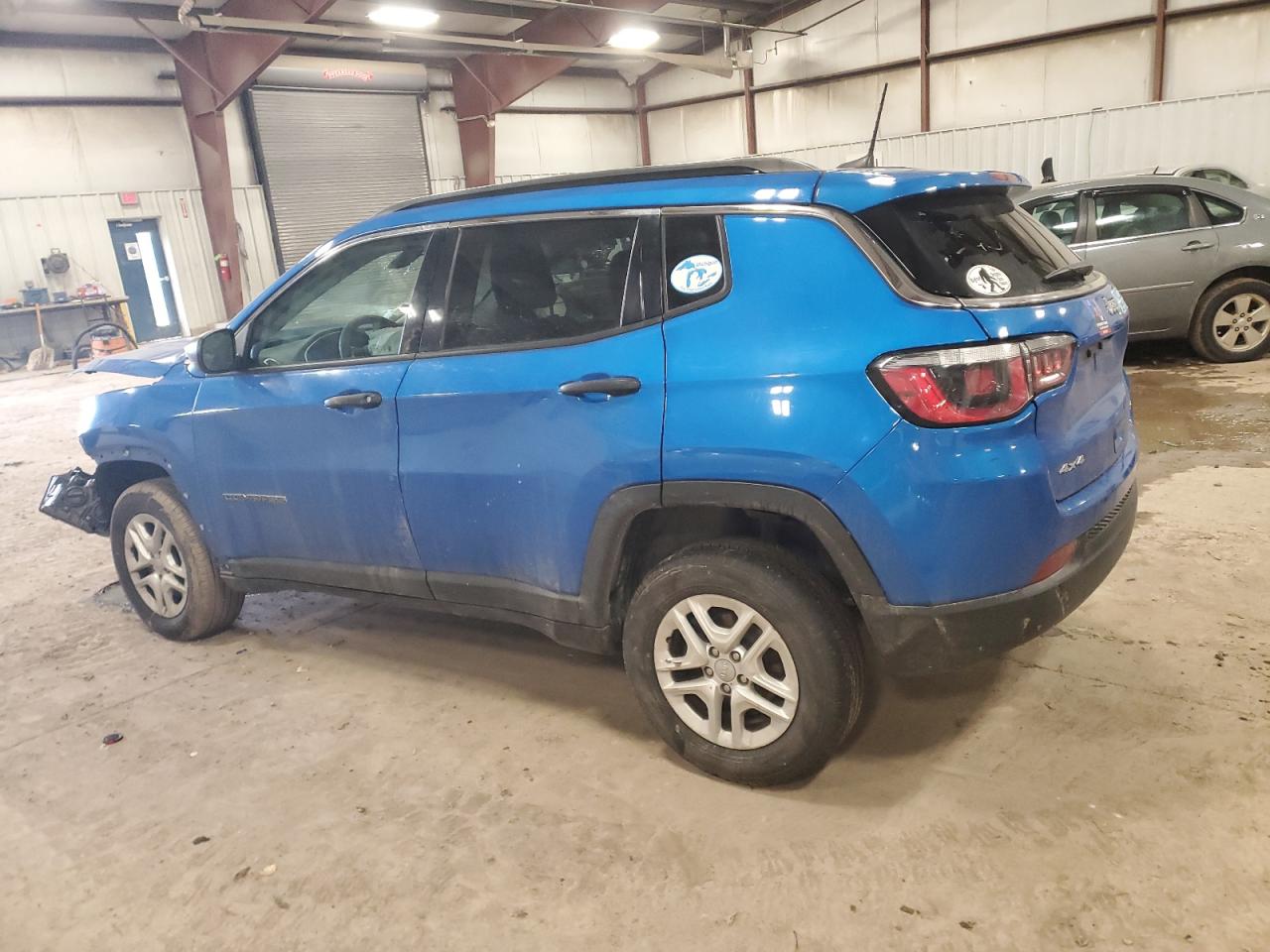 VIN 3C4NJDAB4KT598562 2019 JEEP COMPASS no.2