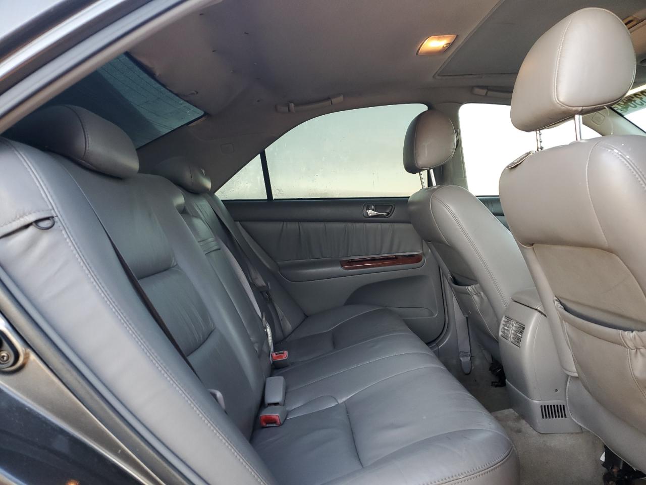 2004 Toyota Camry - Image 10