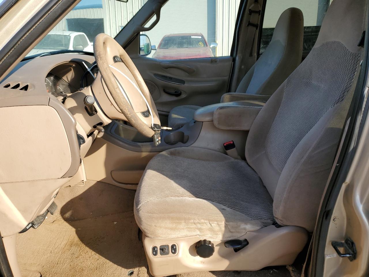 1999 Ford Expedition VIN: 1FMRU1863XLA19124 Lot: 82849534