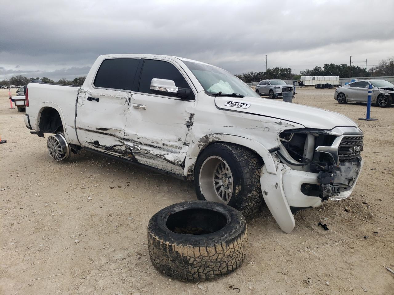 2019 RAM 1500 - Image 4