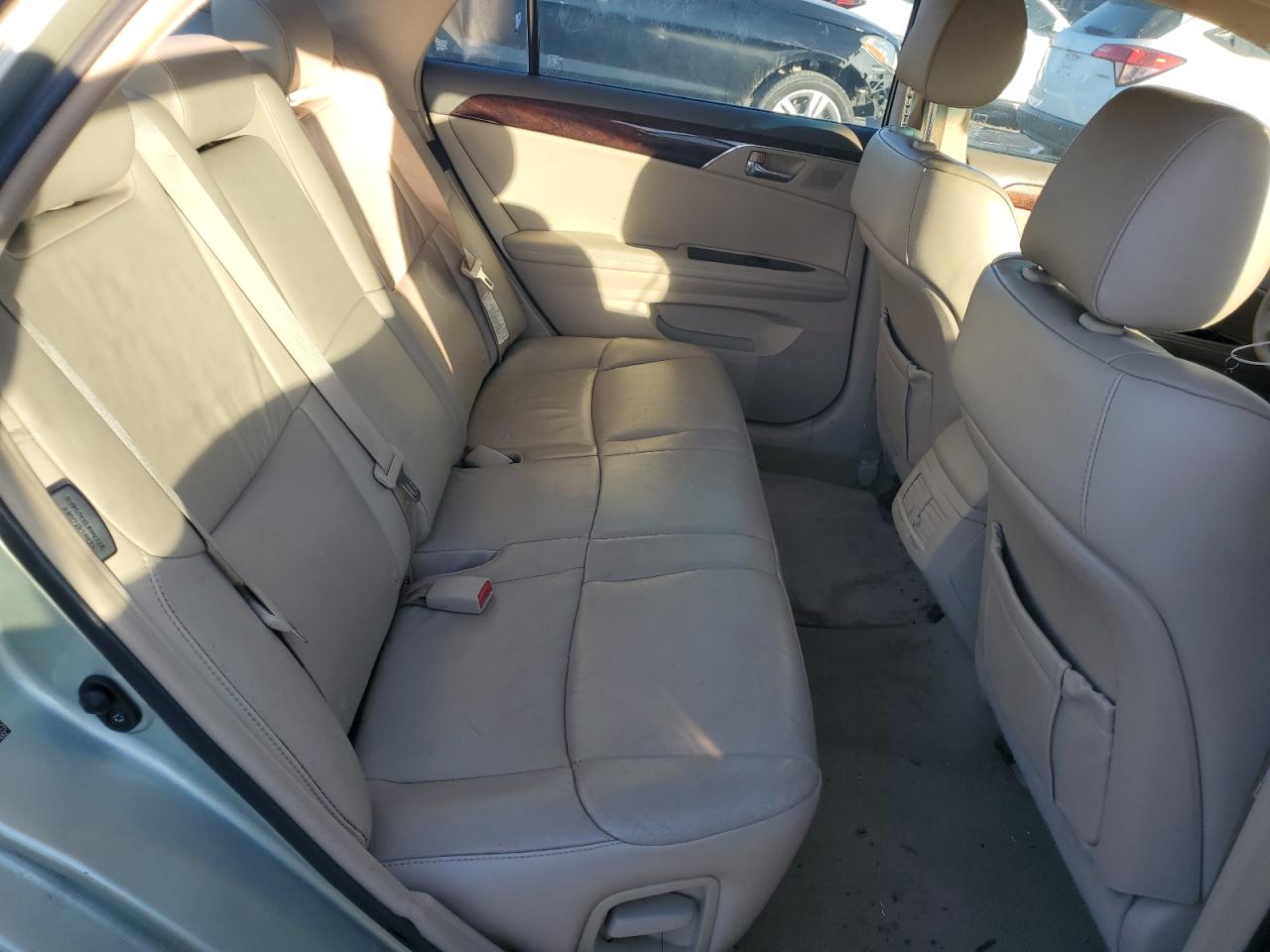 2008 Toyota Avalon - Image 10