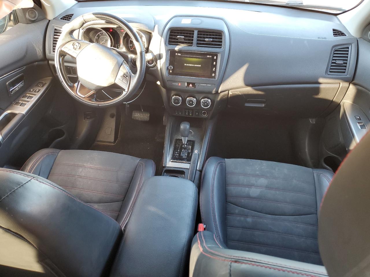 2018 Mitsubishi Outlander - Image 8