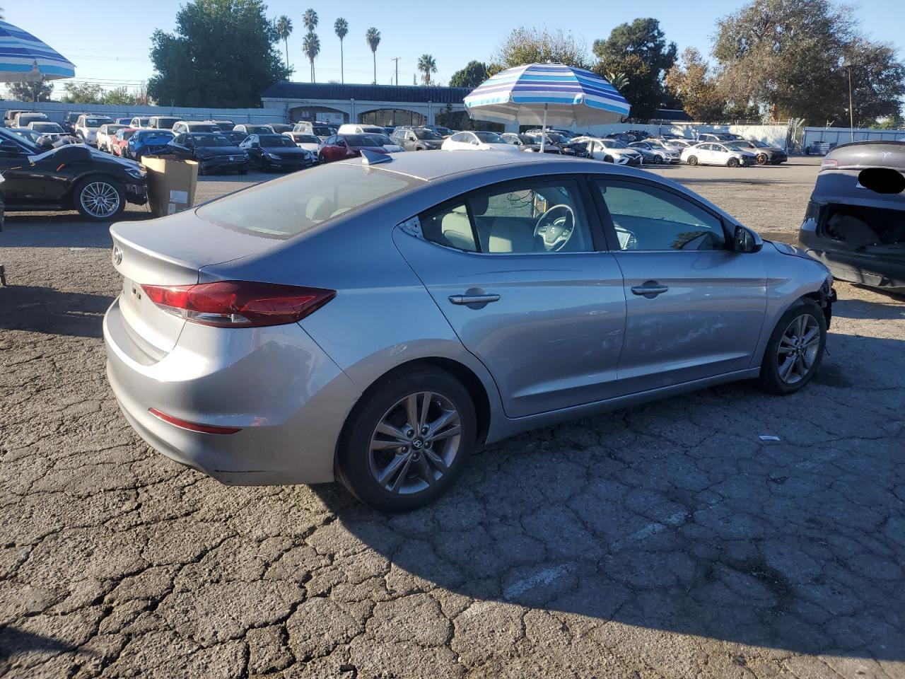 2017 Hyundai Elantra - Image 3