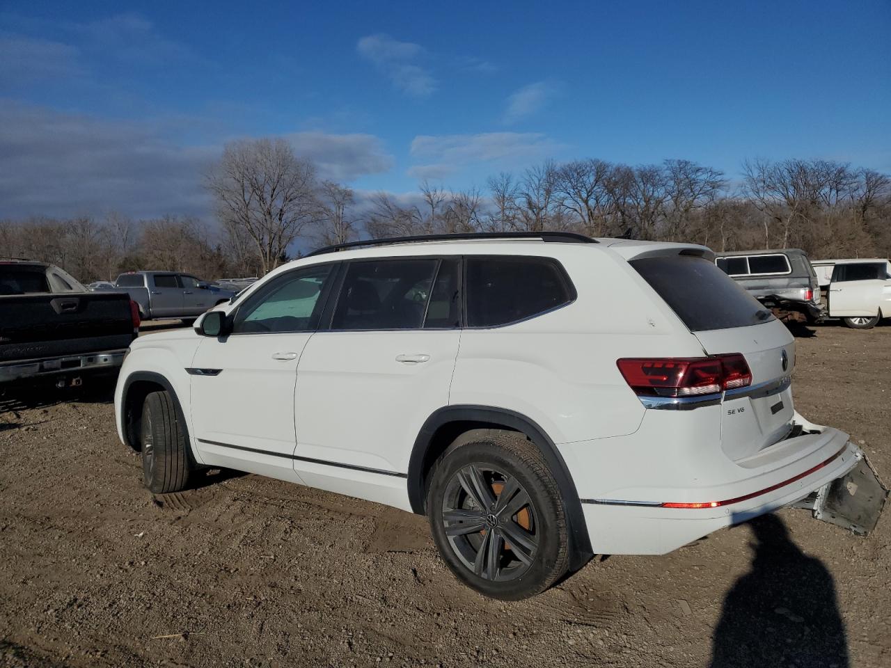 2021 Volkswagen Atlas - Image 2