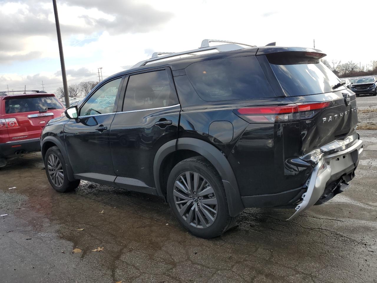 2024 Nissan Pathfinder - Image 2