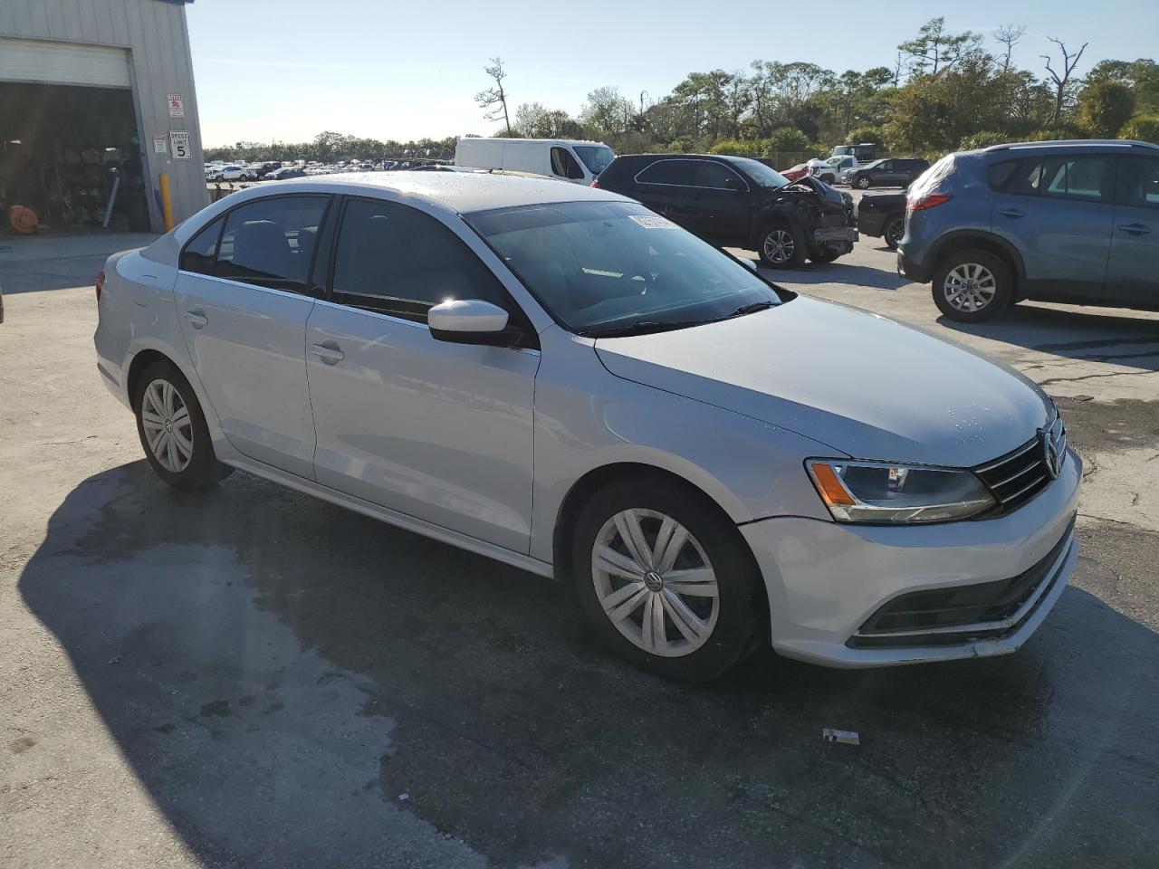 2017 Volkswagen Jetta - Image 4