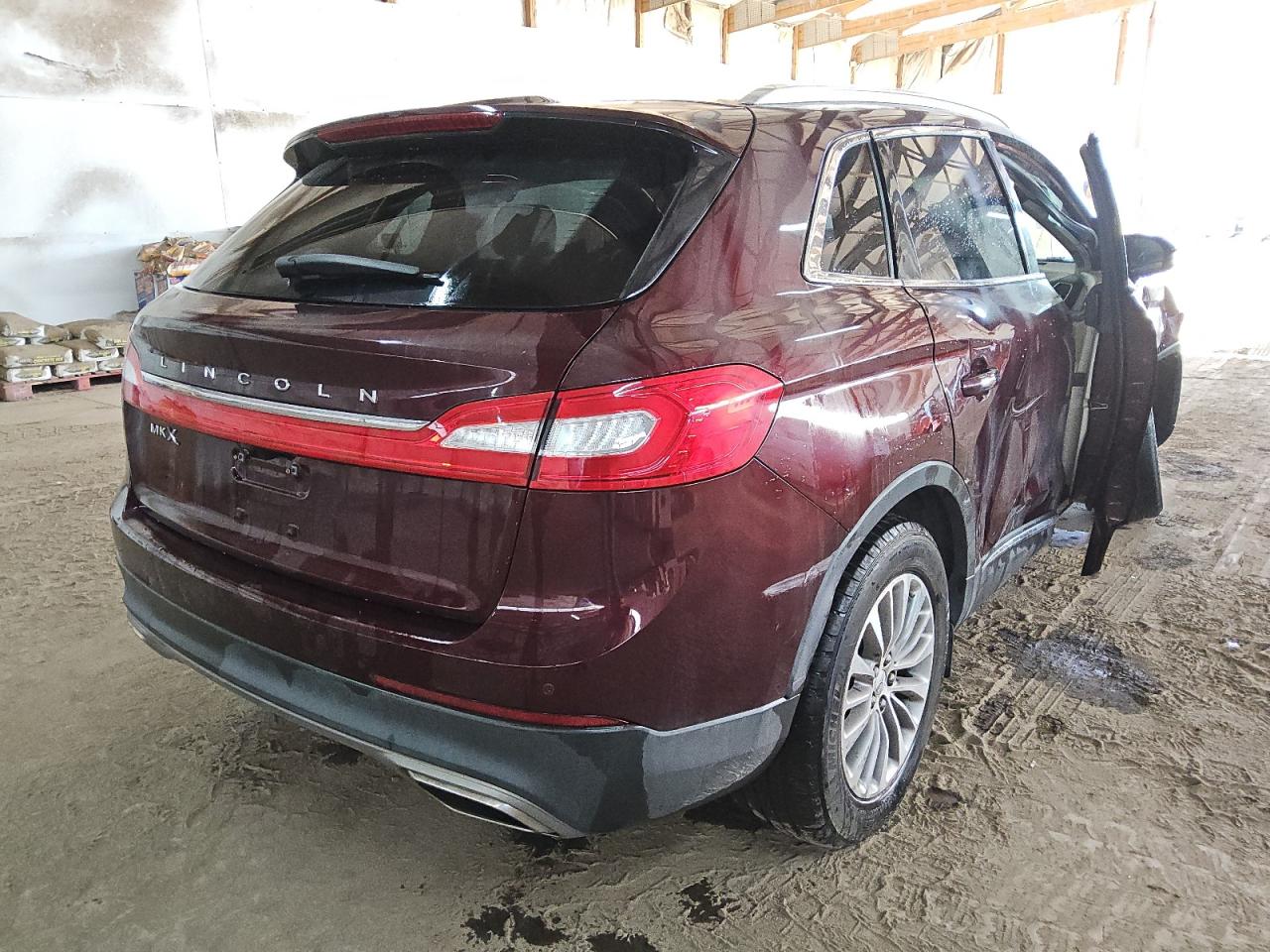 VIN 2LMPJ6KR2HBL34969 2017 LINCOLN MKX no.3