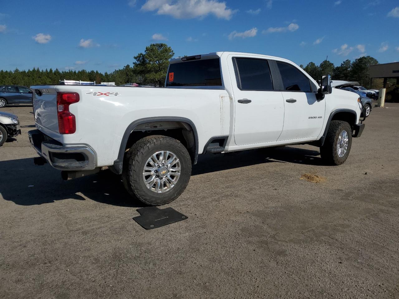2022 Chevrolet Silverado - Image 4