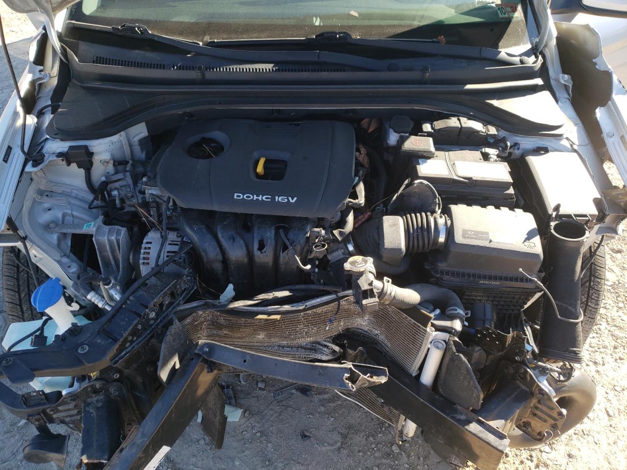 2018 Hyundai Elantra - Image 12