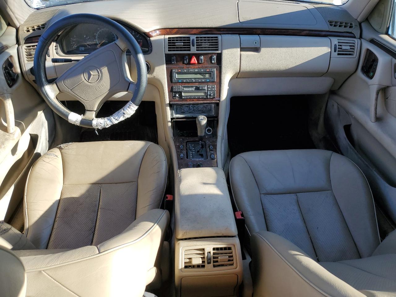1998 Mercedes-Benz E 320 VIN: WDBJF65F0WA506724 Lot: 82902434