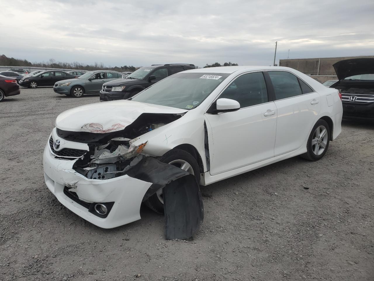 VIN 4T1BF1FK4EU326160 2014 TOYOTA CAMRY no.1