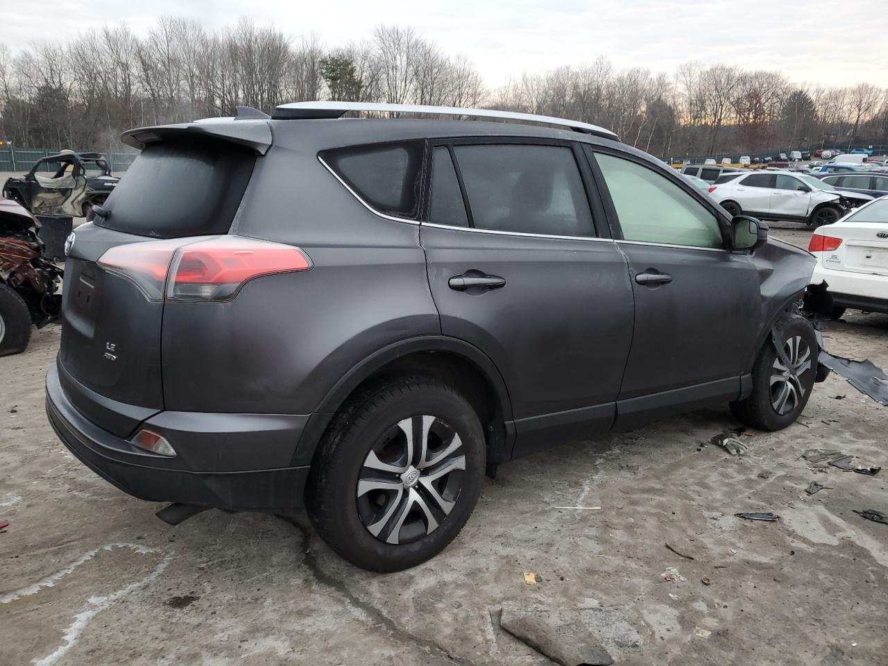 VIN JTMBFREV1GJ080591 2016 TOYOTA RAV4 no.3