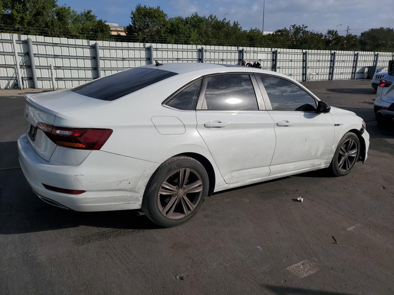 2019 Volkswagen Jetta - Image 3